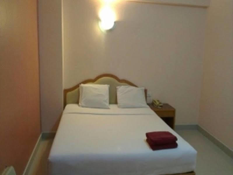 Cherry Hotel Pattaya Exterior foto
